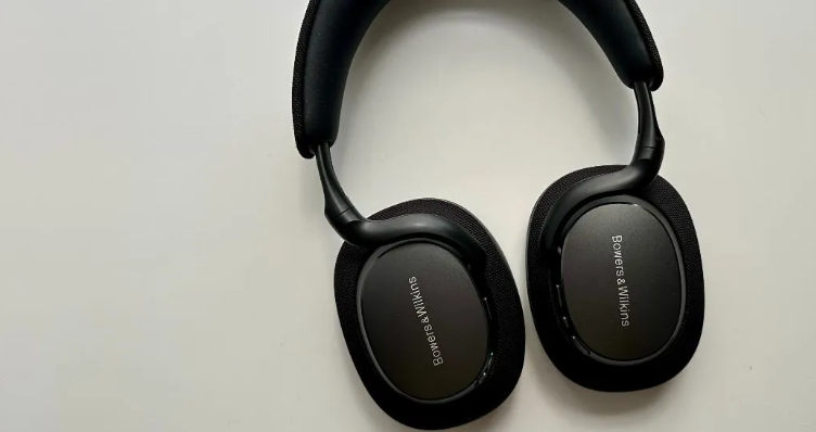 سماعات Bowers & Wilkins Px7 S3